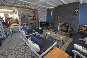 Lounge- click for photo gallery